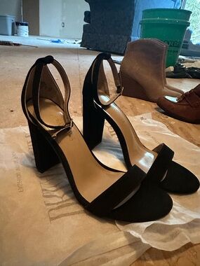 Dream Pairs Black Suede Ankle-Strap Block Heels